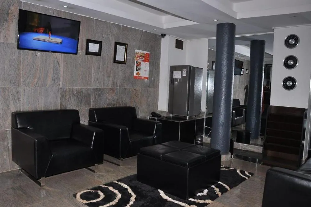 Latitude 1 Suites Kampala 0*,  Ouganda