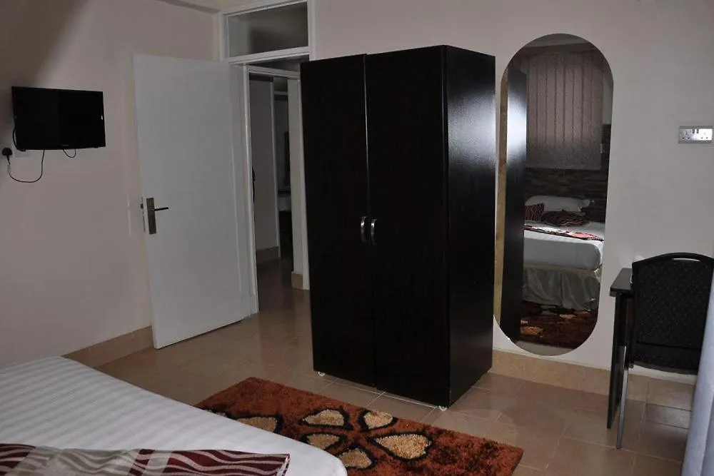 Latitude 1 Suites Kampala Appartement